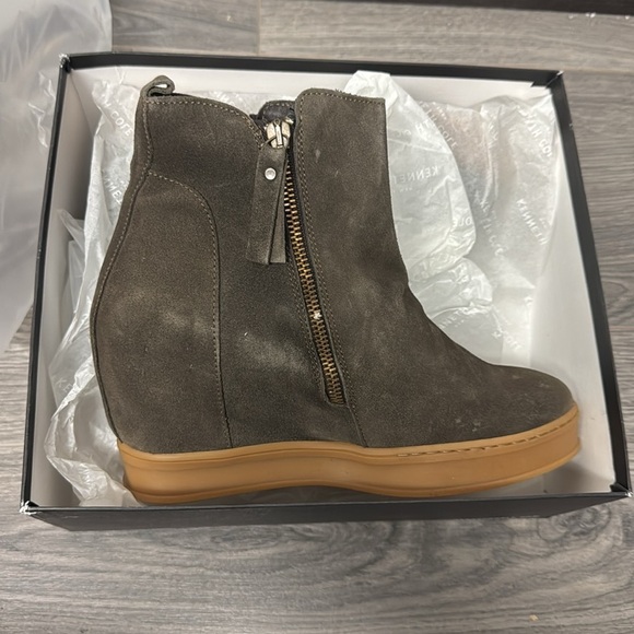 Kenneth Cole Womens Bryant Wedge Sneaker Sneaker - Picture 4 of 5